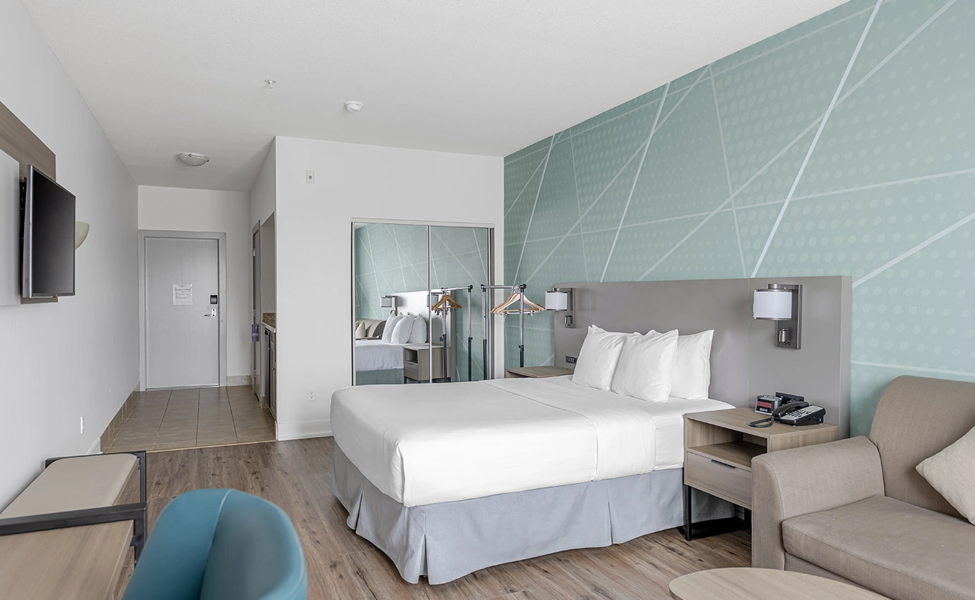 Accessible Queen Suite 1