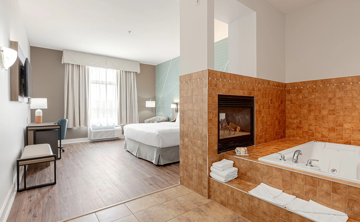 Jacuzzi Suite 1