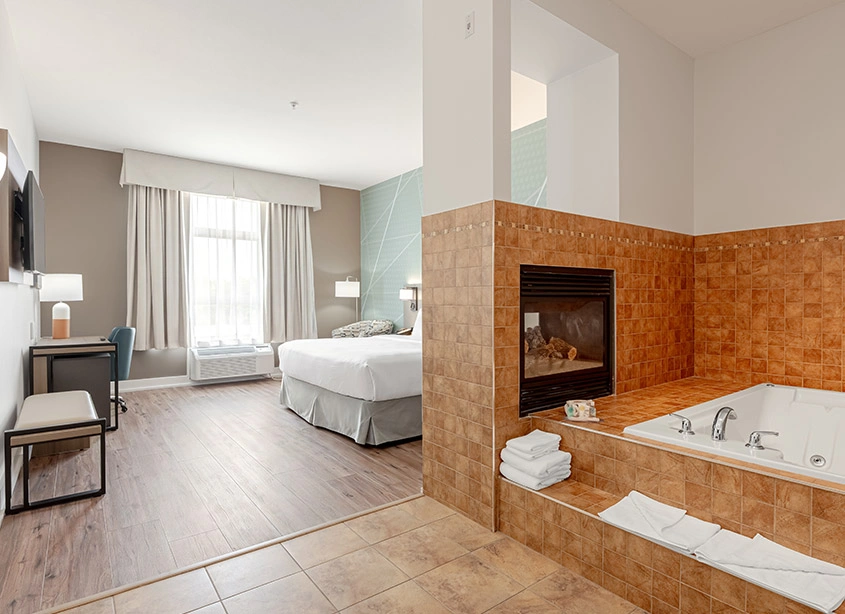 Jacuzzi Suite 1